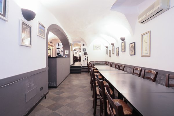 locale commerciale in vendita a Genova in zona Centro Storico