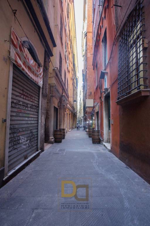 appartamento in vendita a Genova in zona Sottoripa / Maddalena / Molo
