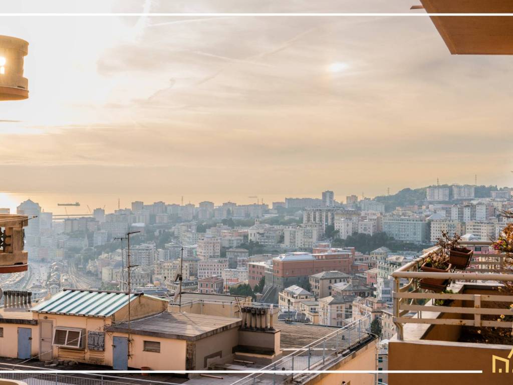 appartamento in vendita a Genova in zona Castelletto