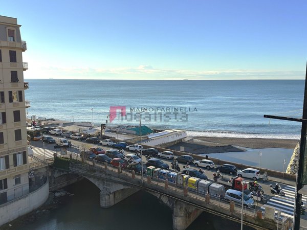 appartamento in vendita a Genova in zona Sturla