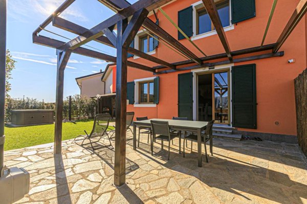 casa indipendente in vendita a Genova in zona Bolzaneto