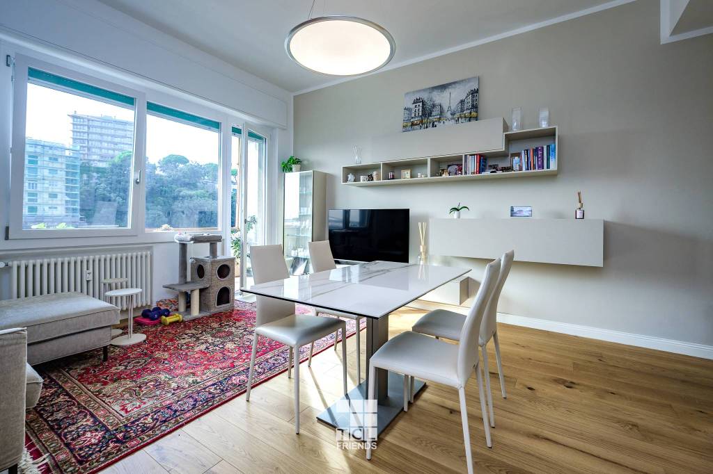 appartamento in vendita a Genova in zona Foce