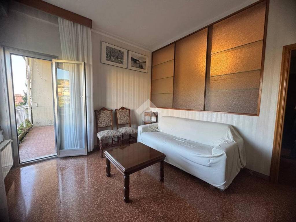 appartamento in vendita a Genova in zona Sturla