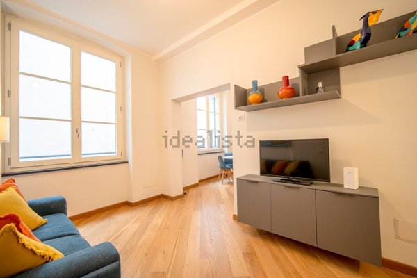 appartamento in vendita a Genova in zona Sottoripa / Maddalena / Molo