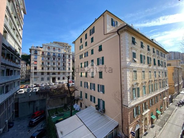 appartamento in vendita a Genova in zona Foce