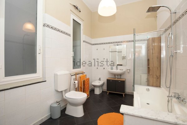 appartamento in vendita a Genova in zona Carignano