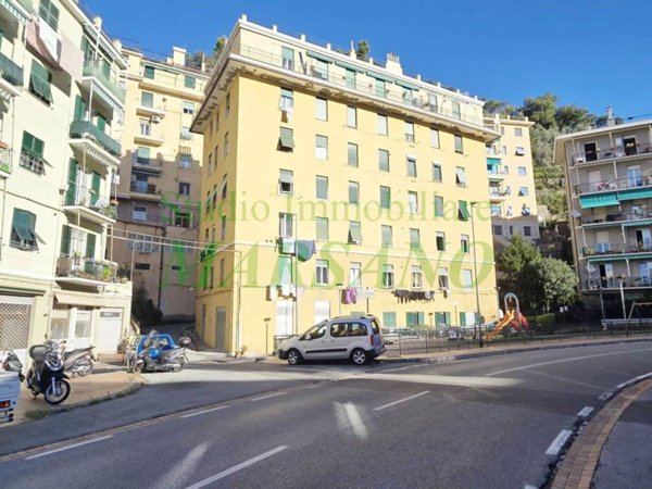 locale commerciale in vendita a Genova in zona Nervi