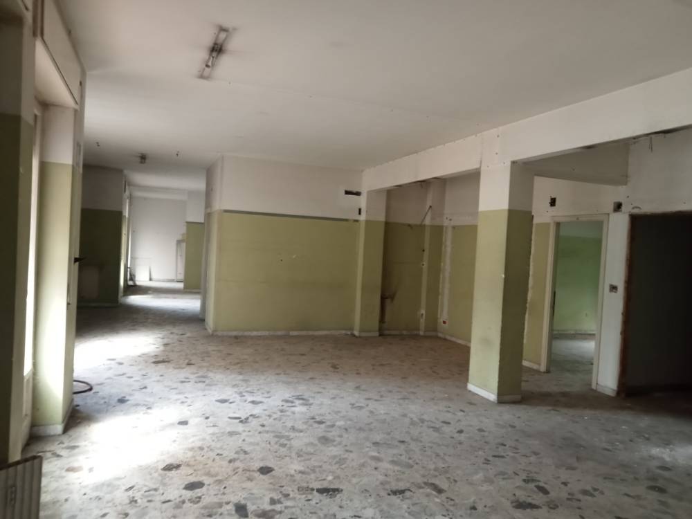 ufficio in vendita a Genova in zona Molassana