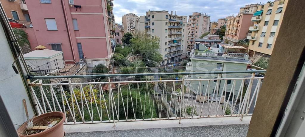 appartamento in vendita a Genova in zona Marassi