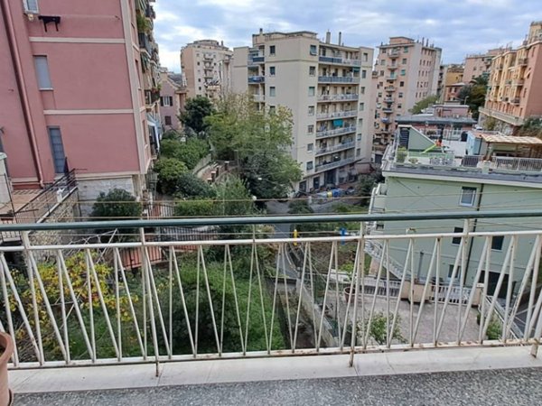 appartamento in vendita a Genova in zona Marassi