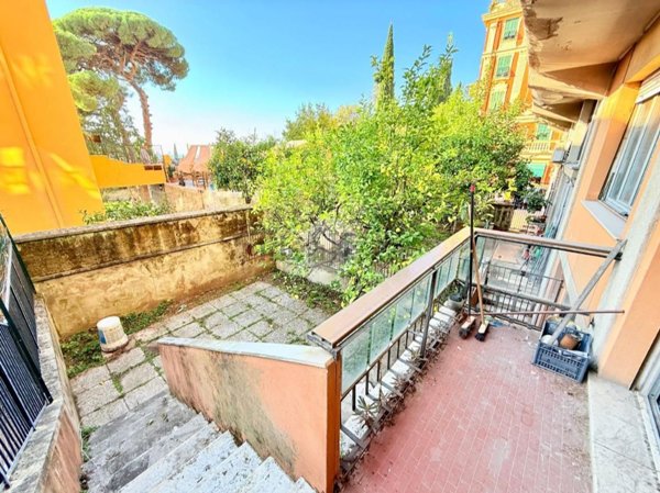 appartamento in vendita a Genova in zona Sestri Ponente