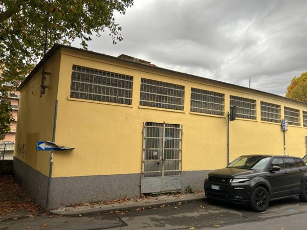 negozio in vendita a Genova in zona Pontedecimo