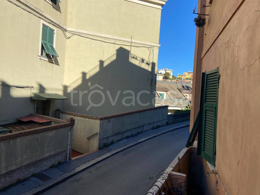 appartamento in vendita a Genova in zona Certosa