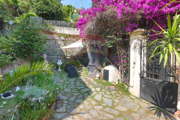 casa indipendente in vendita a Genova in zona Pegli
