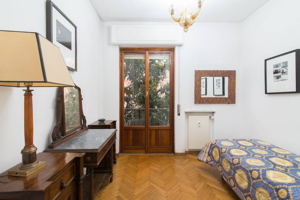 appartamento in vendita a Genova in zona Carignano