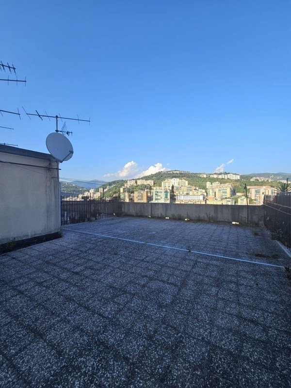 appartamento in vendita a Genova in zona Staglieno