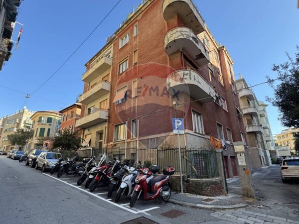 appartamento in vendita a Genova in zona Pegli