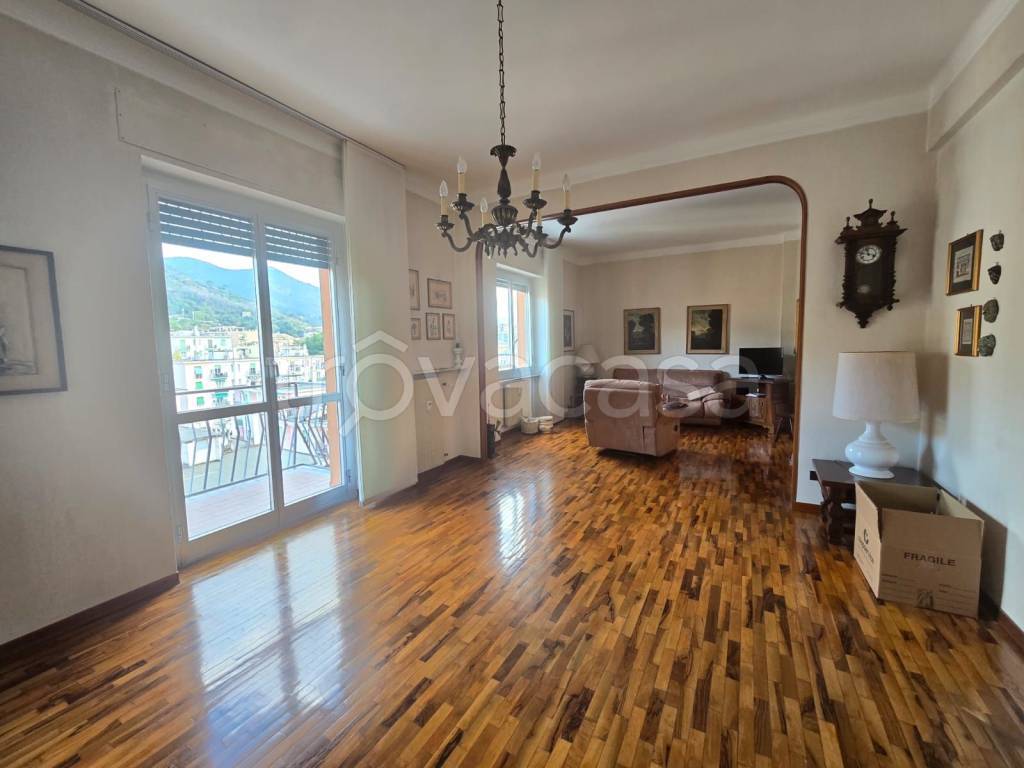 appartamento in vendita a Genova in zona Sestri Ponente