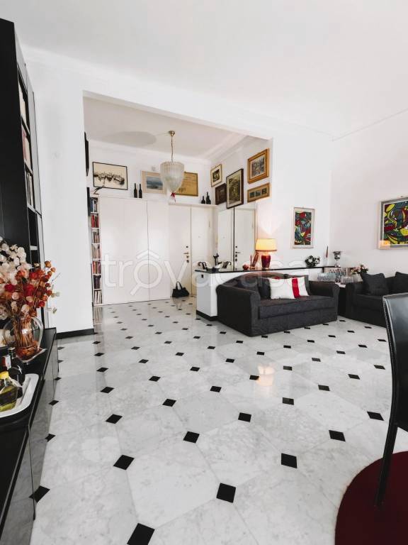 appartamento in vendita a Genova in zona Sturla