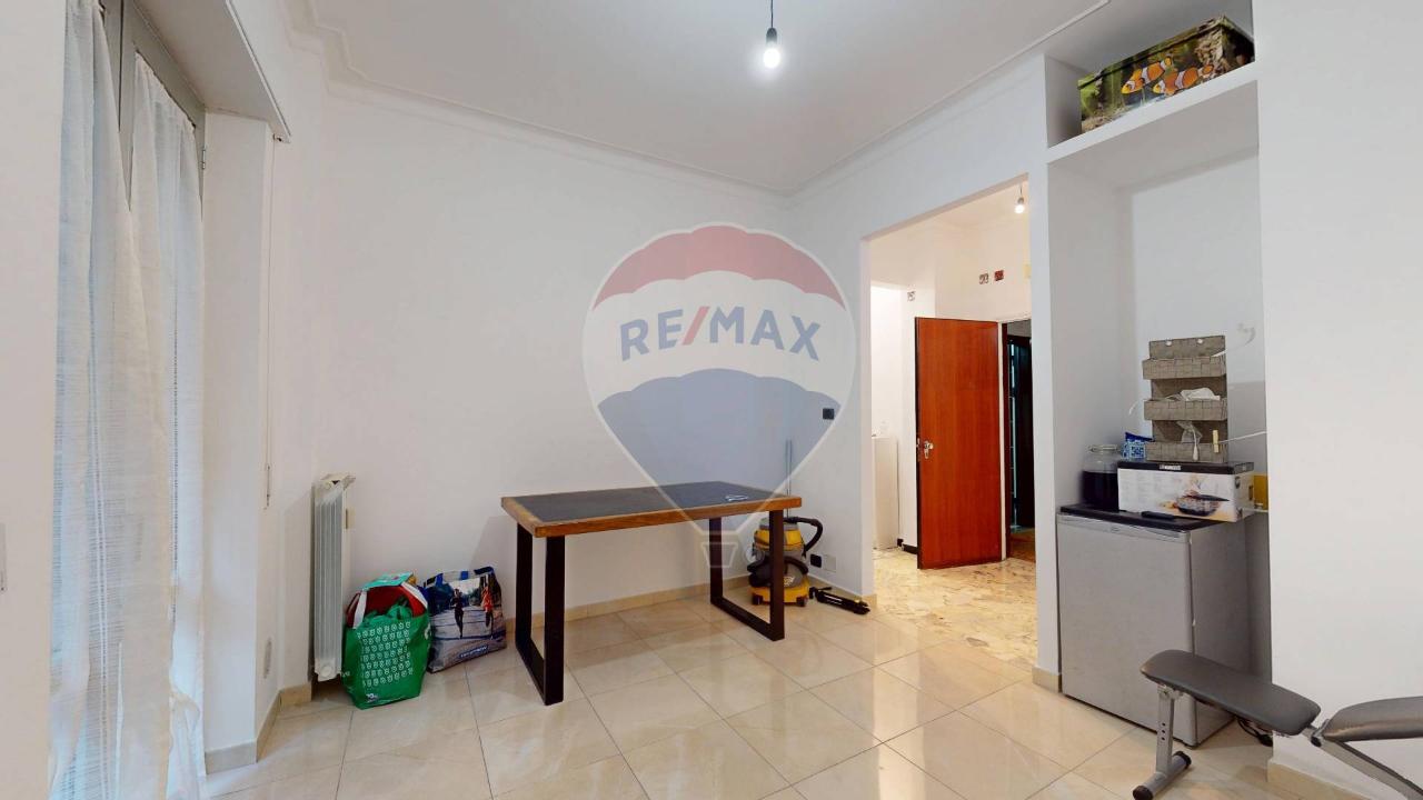 appartamento in vendita a Genova in zona Bolzaneto