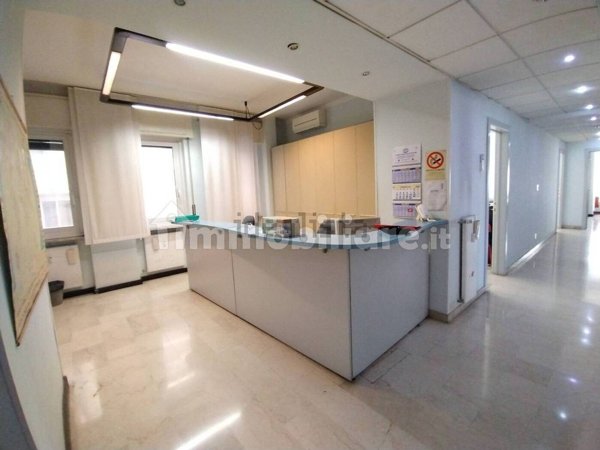 ufficio in vendita a Genova in zona Sampierdarena