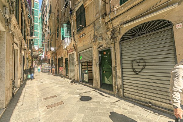 negozio in vendita a Genova in zona Sottoripa / Maddalena / Molo