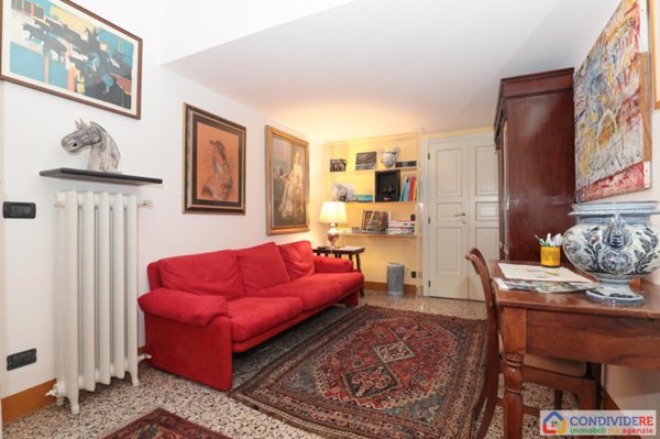 appartamento in vendita a Genova in zona Sottoripa / Maddalena / Molo