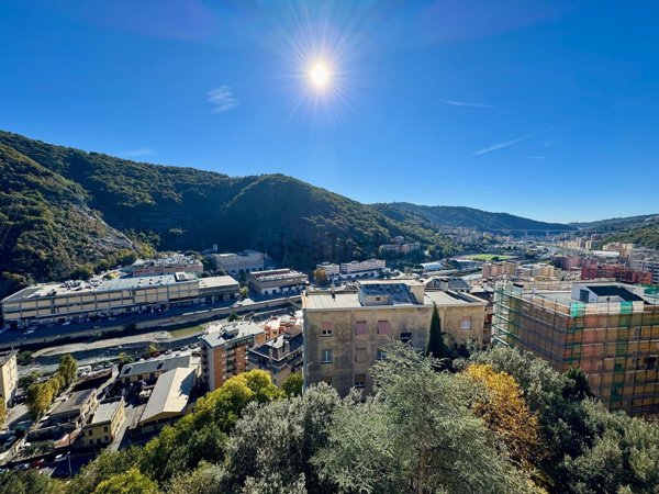 appartamento in vendita a Genova in zona Molassana