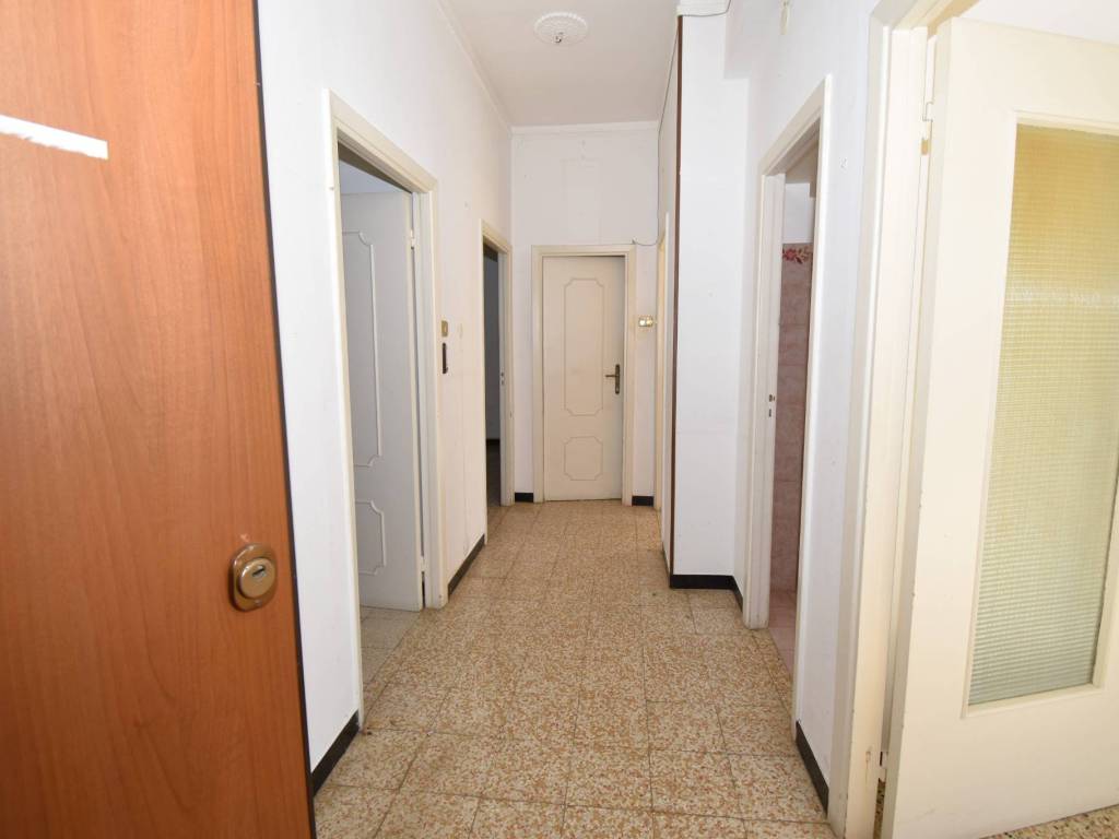 appartamento in vendita a Genova in zona Molassana