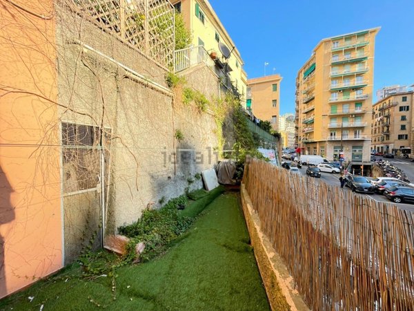 appartamento in vendita a Genova in zona Marassi