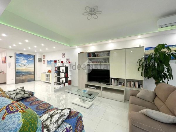 appartamento in vendita a Genova in zona Pegli