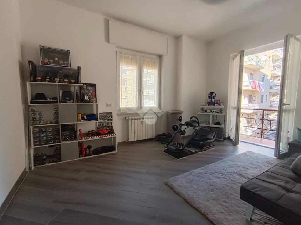 appartamento in vendita a Genova in zona Sestri Ponente