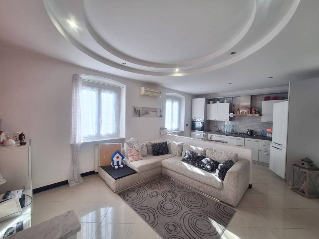 appartamento in vendita a Genova in zona Bolzaneto