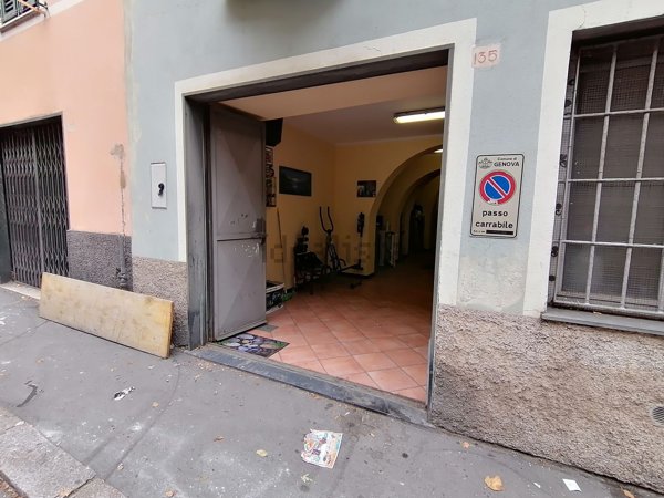 locale di sgombero in vendita a Genova in zona Rivarolo