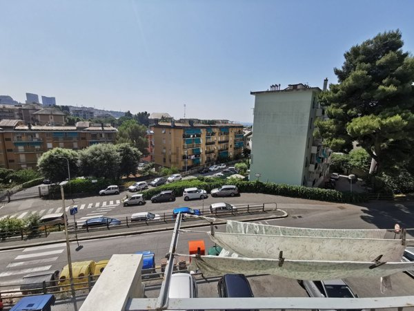 appartamento in vendita a Genova in zona Sestri Ponente