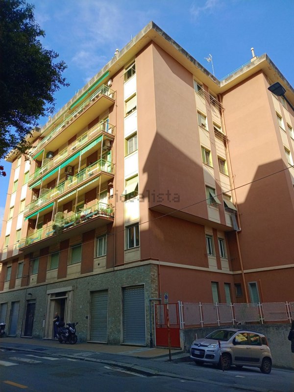 appartamento in vendita a Genova in zona Sestri Ponente