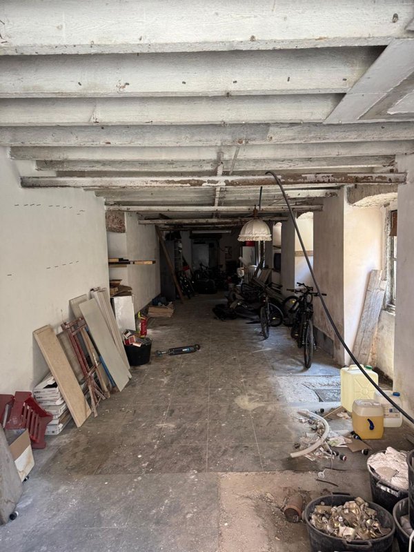 locale di sgombero in vendita a Genova in zona Cornigliano