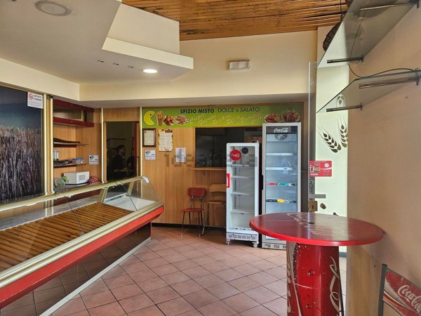 negozio in vendita a Genova in zona Marassi