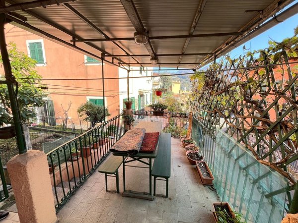 appartamento in vendita a Genova in zona Bolzaneto