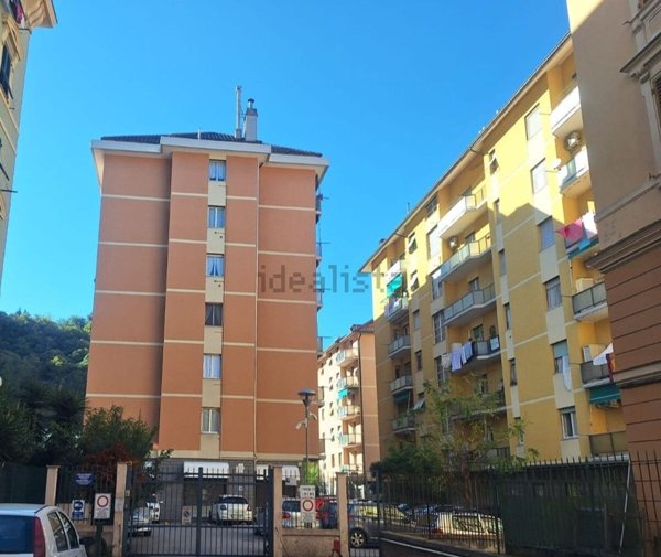 appartamento in vendita a Genova in zona Bolzaneto