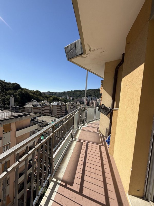 appartamento in vendita a Genova in zona Staglieno
