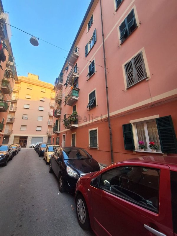 appartamento in vendita a Genova in zona Bolzaneto