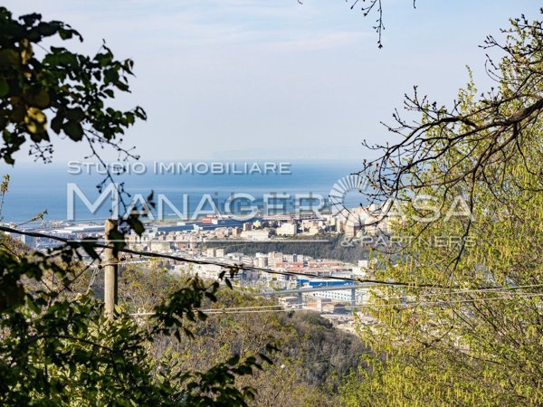 casa indipendente in vendita a Genova in zona Lagaccio / Granarolo