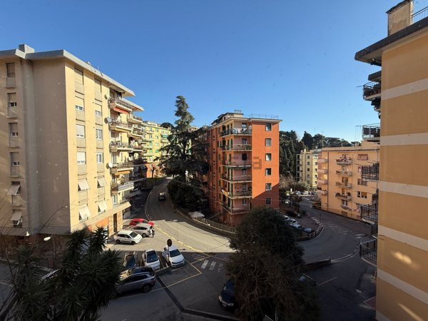 appartamento in vendita a Genova in zona Sestri Ponente
