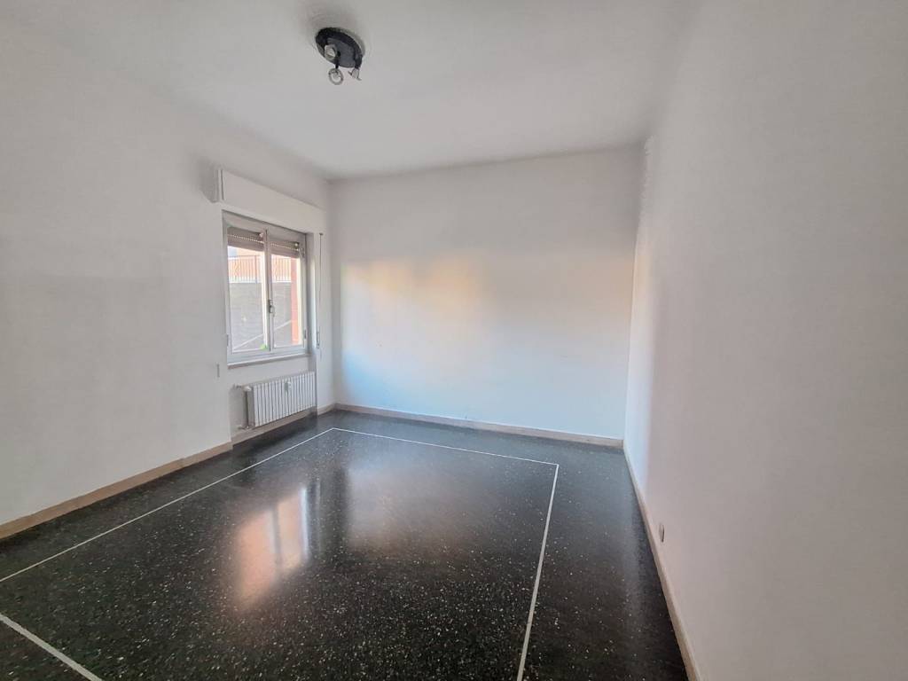 appartamento in vendita a Genova in zona Bolzaneto