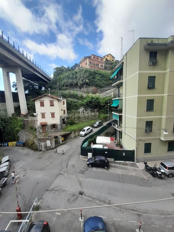 appartamento in vendita a Genova in zona Bolzaneto