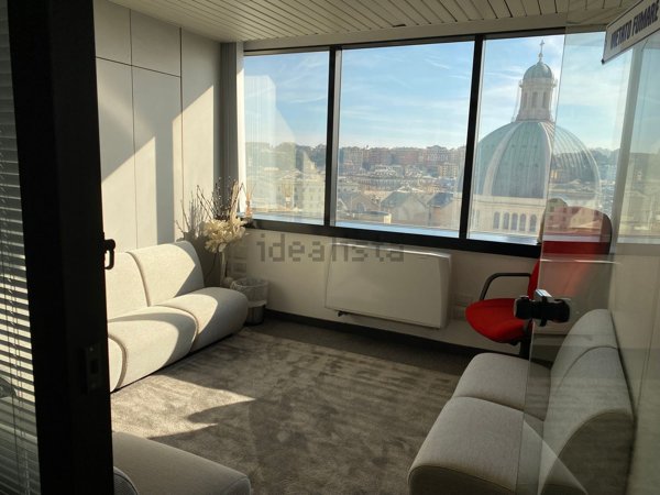ufficio in vendita a Genova in zona Foce