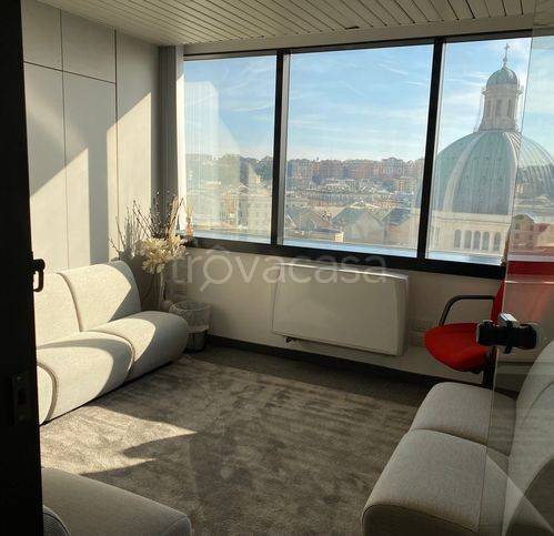 ufficio in vendita a Genova in zona Foce