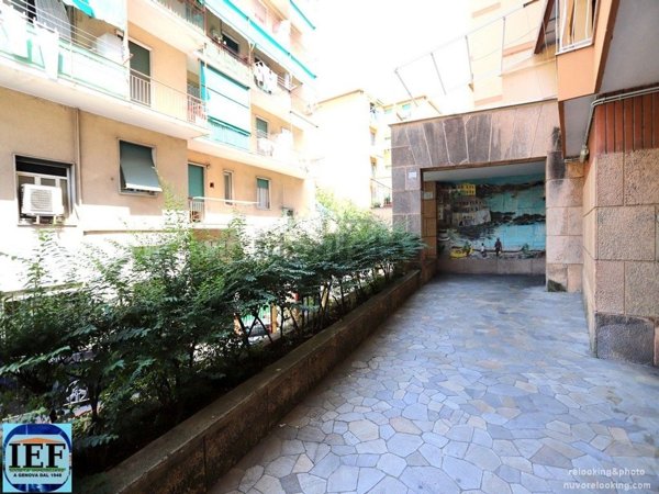 appartamento in vendita a Genova in zona Sturla