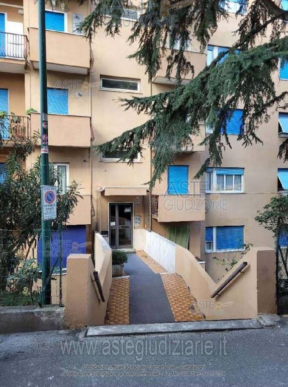 appartamento in vendita a Genova in zona Sestri Ponente